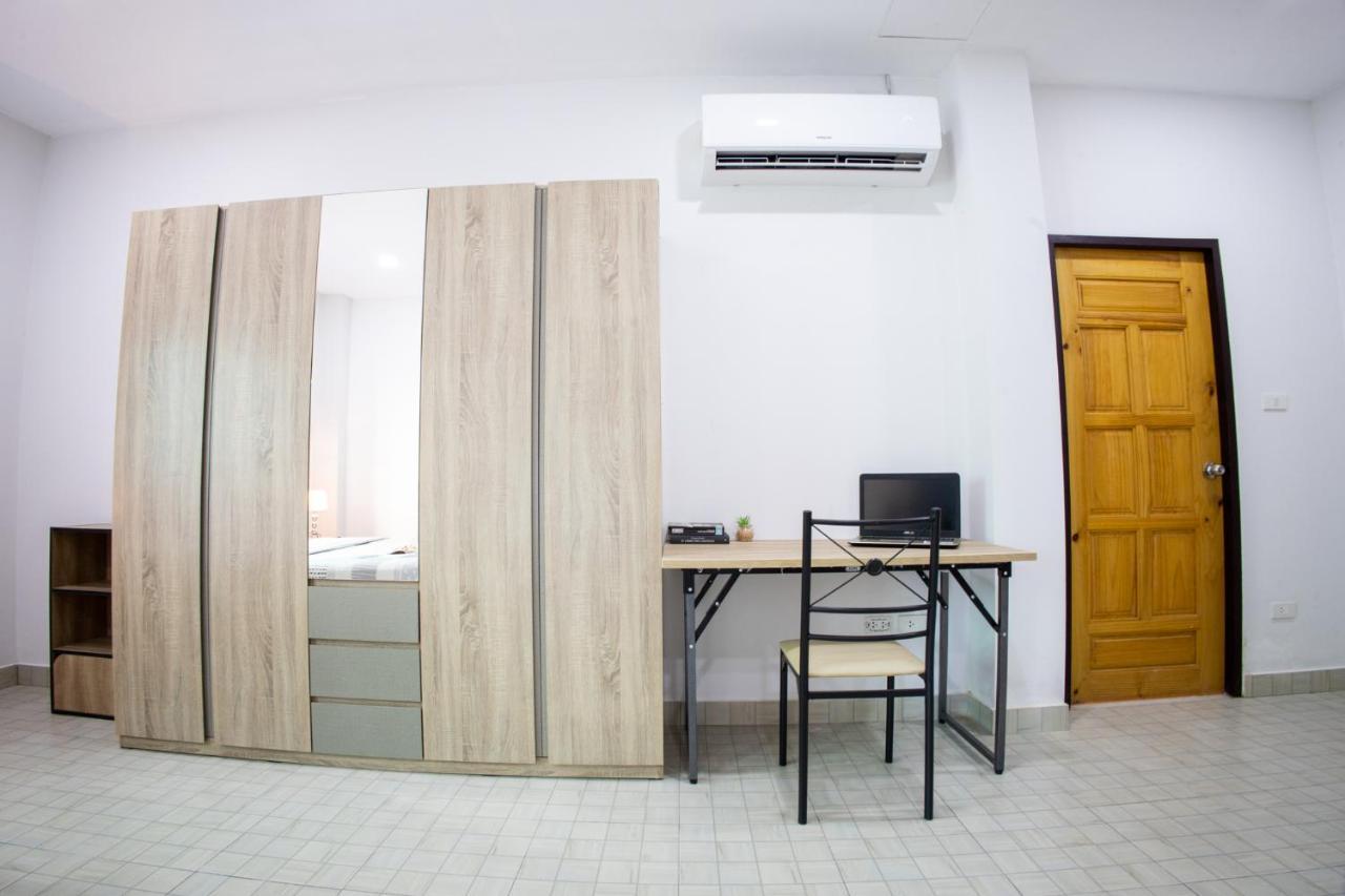 Hotel Grand View Premium à Patong Extérieur photo